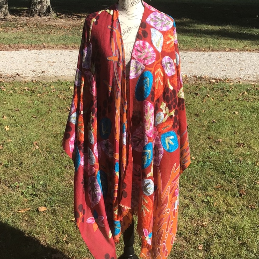 ANU Leaf Embroidered San Ramon Ruana 100% Wool Floral Kimono Shawl